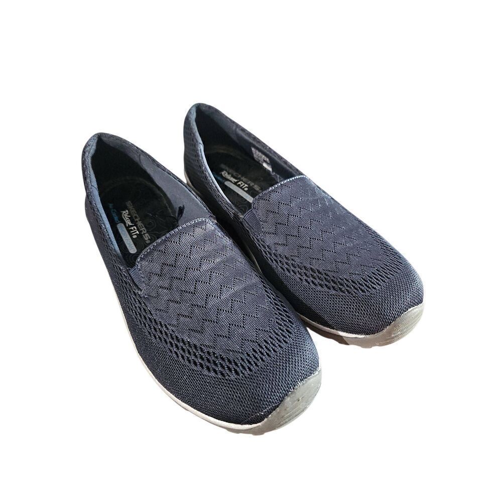 Skechers Relaxed FIT Air Cooled Memory Foam Sneakers, slip-on shoes. Size 9.5